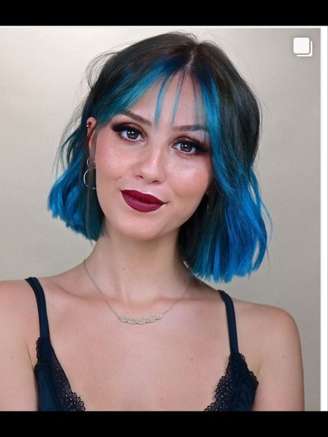 Short Hair Haircolour, Inside Dyed Hair, Short Brown And Blue Hair, Vivid Balayage Short Hair, Blue Highlights With Bangs, Colored Bob With Bangs, Bob Hair Dye Ideas, Short Alternative Haircuts With Bangs, Vivid Short Hair