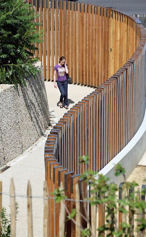 Gallery of Jardin Serge Gainsbourg / Matthieu Gelin & David Lafon Architecte - 30 Kenya Landscape, Landscape And Urbanism Architecture, Landscape Gardening, Types Of Fences, Easy Landscaping, Serge Gainsbourg, Landscape And Urbanism, Modern Fence, Landscape Services