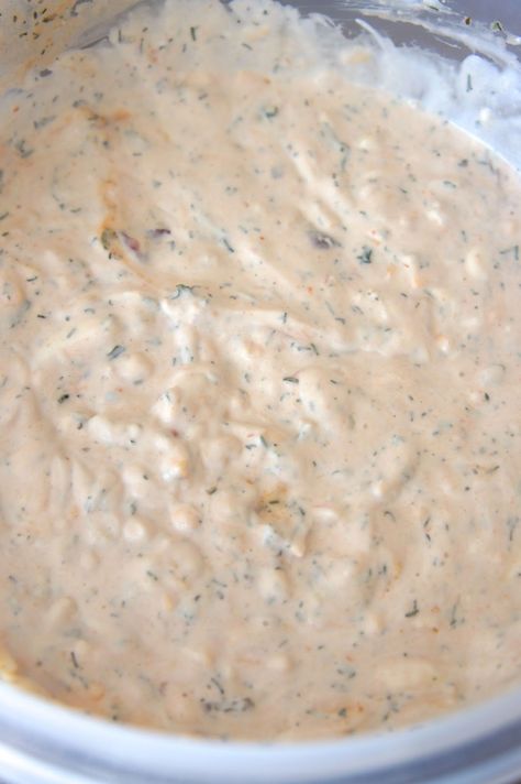 Mexican Sour Cream Dip - 16 oz sour cream, 1 tsp dried dill, 2 tsp dried parsley, 1/2 tsp garlic powder, 1/2 tsp onion powder, 1/2 cup red salsa, 1/2 cup shredded Mexican cheese Fiesta Dip Recipe Sour Cream, Sour Cream Dip Recipes, Mexican Sour Cream, Fresh Salsa Recipe, Dried Dill, Sour Cream Dip, Red Salsa, Cream Dip, Dried Parsley