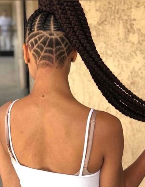 Undercut Hair Designs, Shaved Designs, Braids With Shaved Sides, Rambut Brunette, Undercut Designs, Undercut Long Hair, Shaved Hair Designs, Asymmetrical Hairstyles, Fabulous Hair