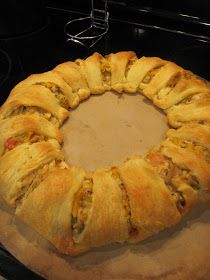 Chicken Enchilada Ring, Enchilada Ring, Taco Ring Recipe, Jill Of All Trades, Crescent Roll Recipes Dinner, Chicken Ring, Broccoli Chicken, Pampered Chef Consultant, Pampered Chef Recipes