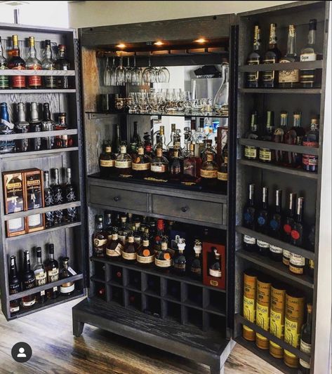 Home Liquor Bar, Wisky Shelf, Liquor Collection Display, Large Liquor Cabinet Ideas, Whiskey Cabinet Ideas Diy, Liquor Display Ideas Home, Bourbon Storage Ideas, Liquor Display Cabinet, Whiskey Cabinet Ideas