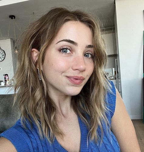 Emily Rudd Instagram, Cherin Choi, California Hair, Emily Rudd, Debby Ryan, Think Food, Haircut Hairstyle, Girl Crushes, Woman Crush