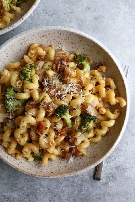 Cavatappi with Bacon and Roasted Broccoli. Quick, flavorful and so easy to make! We hope you give this recipe a try! Camping Meal Planning, Pasta Dinners, Bowl Recipes, Roasted Broccoli, Pasta Dish, Smoothie Bowl, I Love Food, Pasta Dishes, Pasta Recipes