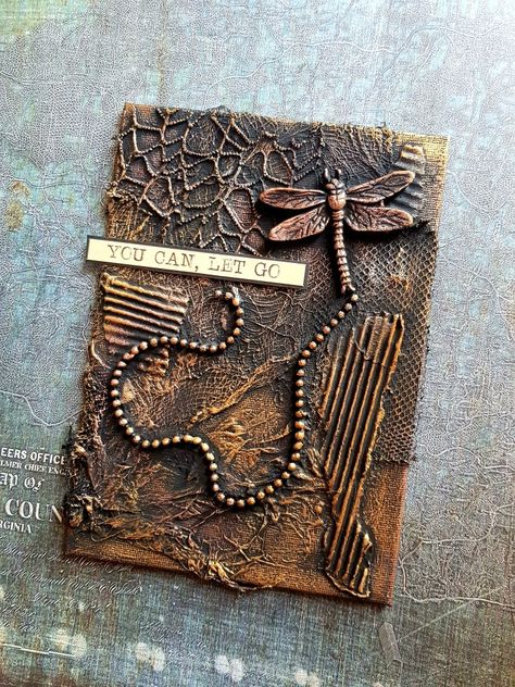 Recycled Fabric Art, Steampunk Diy Crafts, Steampunk Journal, Steampunk Mixed Media Art, Handmade Journals Diy, Steampunk Mixed Media, Mixed Media Art Techniques, Steampunk Crafts, Art Journal Cover