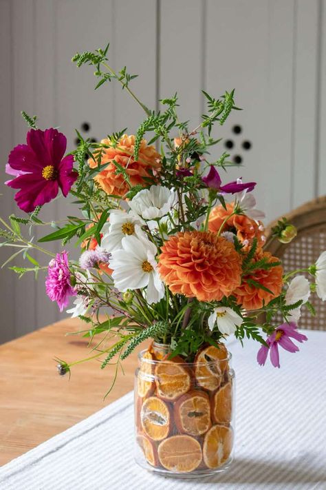 Centerpiece With Oranges, Dried Fruit Centerpiece Wedding, Dried Fruit Centerpiece, Fruit Centerpieces Wedding, Coral Bells Plant, Fall Living Room Ideas, White Flower Centerpieces, Filled Vases, Table Floral Arrangements