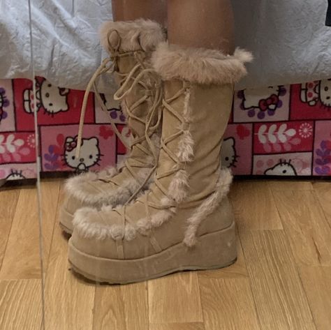 completely new and size 10! Cubby Demonia, Demonia Cubby 311, 2000s Shoes, Y2k Boots, Funky Shoes, 2000s Fashion Outfits, Shoe Inspo, Girly Shoes, New Rock