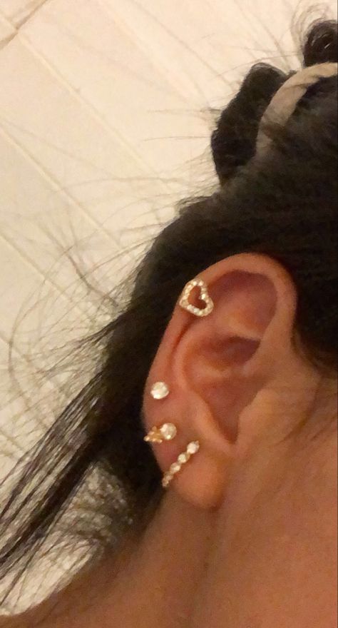 Cool Ear Piercings, Pretty Ear Piercings, Cute Ear Piercings, Cute Piercings, Body Jewelry Piercing, Jewelry Accessories Ideas, Dope Jewelry, Classy Jewelry, Jewelry Lookbook