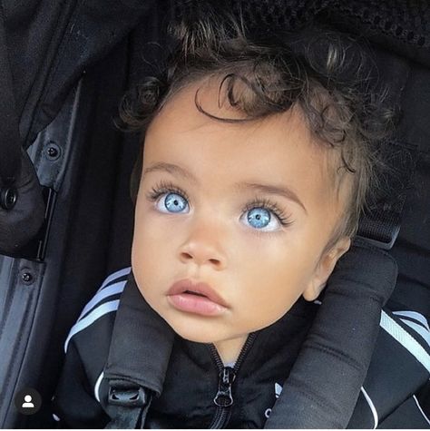 Mix Baby Girl, Blue Eyed Baby, Locs Styles, Idee Babyshower, Cute Mixed Babies, Cute Babies Photography, Baby Eyes