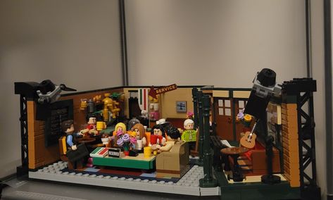 Friends, TV show, Ross, Monica, Chandler, Rachel, Phoebe, Joey, Gunther, Lego, Set, 90s, Classic, Trending, Austhetic, Green, Guitar Friends Central Perk, Ross Geller, Joey Tribbiani, Monica Geller, Central Perk, Chandler Bing, Lego Friends, Lego Ideas, Guitar Songs