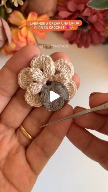 Flor A Crochet, Flor Crochet, Knitting Flowers, Flower Knitting, Irish Crochet Flowers, Crochet Rose Pattern, Crocheted Flower, Crochet Flowers Free Pattern, Bead Embroidery Tutorial