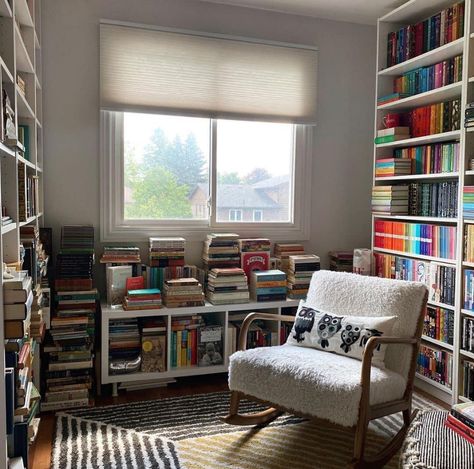 Readers Room, Redoing Bedroom, Photo Zen, Fran Lebowitz, Bookshelf Inspiration, Interior Model, Think Before You Speak, Easy Room Decor, Bookcase Styling