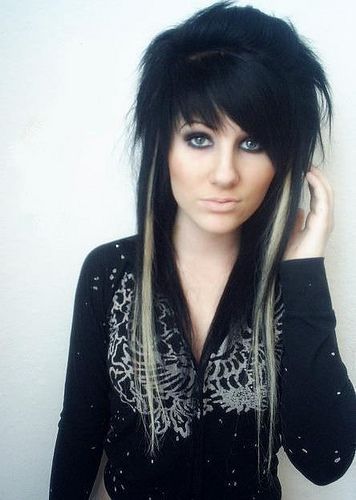 Black And White Hairstyles, Scene Hair Short, Emo Haircuts For Girls, Blonde Scene Hair, Funky Hairstyles For Long Hair, White Hairstyles, Black Hair With Blonde Highlights, Scene Haircuts, Black Haircut Styles