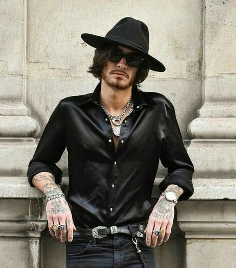 Rocker Outfit Men, Glam Rock Outfit Men, Rock And Roll Aesthetic Outfit, Rock Outfit Men, Goth Outfits Men, Mindful Lifestyle, Vibrant Lifestyle, Glam Rock Style, Rock Style Men