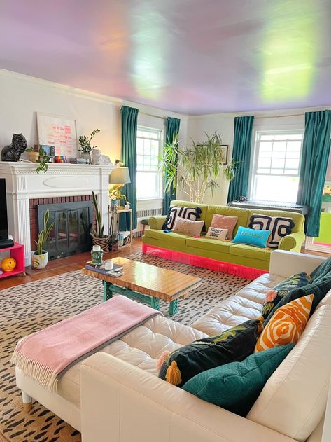 Maximalist House, White Couch Living Room, Green Couch Living Room, Maximalist Living Room, White Couch, White Sectional, Luxury Living Room Decor, White Couches, Colourful Living Room