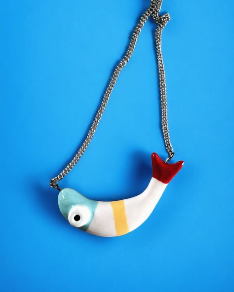 The funky fish is ready for summertime ☀️🐟🐠🌊🐙 #summervibes #summertime #fish #fishes #summerstyle #necklace #pendant #ceramics #ceramicart #madeinitaly Funky Fish, Fish Decor, Fishing Decor, Recycled Crafts, Ceramic Art, Necklace Pendant, Art Studio, Summer Vibes, Summer Fashion