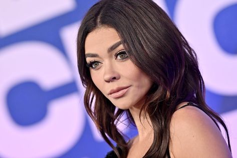 'Love Island' USA Host Sarah Hyland Almost Wasn't Cast On 'Modern Family' Reid Ewing, Cast Modern Family, Modern Family Haley, Aubrey Anderson, Haley Dunphy, Ed O Neill, Romance Movies Best, Julie Bowen, Sarah Hyland