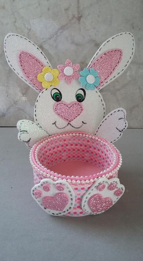 Felt Easter Crafts, Paper Craft Videos, Fluffy Bunny, Easter Egg Crafts, Easter Crafts Diy, Bunny Crafts, Easter Crochet, Diy Crafts Hacks, Paper Crafts Diy Tutorials