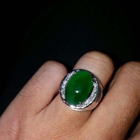 Jadeite Jade Men Ring, Rings Meaning, Man Rings, Jadeite Ring, Mens Bling, Mens Ring Designs, Mens Gemstone Rings, Colored Stone Rings, Celebrity Engagement Rings