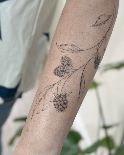 Delicate Plant Tattoo, Kelp Forest Tattoo, Dainty Leaf Tattoo, Waterlily Tattoo Design, Philodendron Tattoo, Hawthorn Tattoo, Botany Tattoo, Wisteria Tattoo, Men's Tattoo