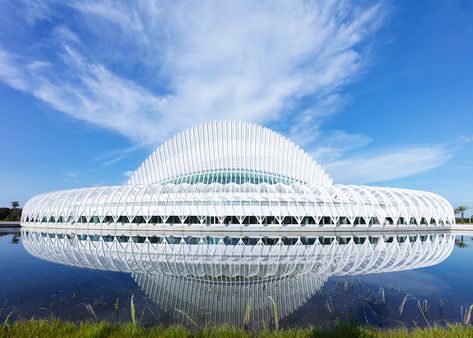 Green Architecture Concept, Santiago Calatrava Architecture, Polytechnic University, Green House Design, Round Building, Commercial And Office Architecture, Residential Building Design, Eco Architecture, Santiago Calatrava