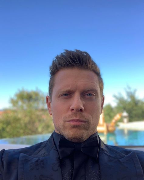 Mike "The Miz" Mizanin on Instagram: “No filter needed. #MizAndMrs” The Miz And Maryse, Wrestling Posters, The Miz, Best Instagram Photos, No Filter Needed, Best Selfies, Wrestling Superstars, Cool Instagram, Wwe Wrestlers