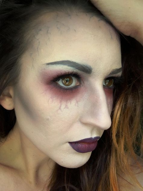 Zombie Glam Makeup, Vanpire Makeup, Simple Zombie Makeup, Zombie Bite Makeup, Pretty Zombie Makeup, Derby Makeup, Scary Face Paint, Zombie Makeup Easy, Zombie Bite