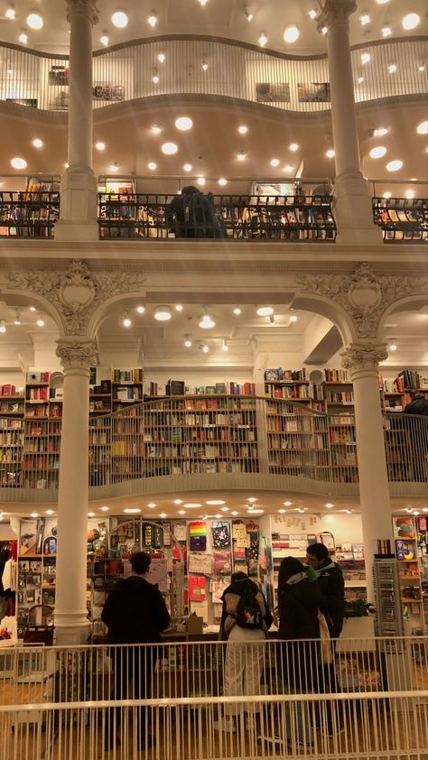 library Astetic Library, Library Friends Aesthetic, New York Library Aesthetic, Huge Library Aesthetic, Big Library Aesthetic, Pretty Libraries, Gorgeous Libraries, Pretty Library, Teacher Vision Board