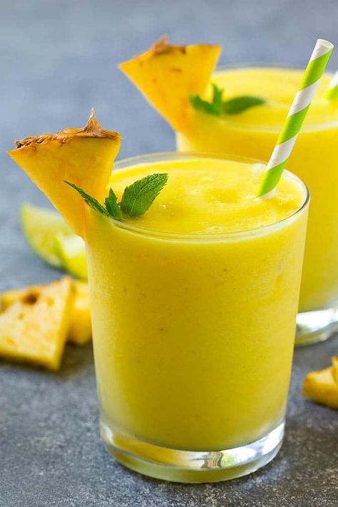 Pineapple Smoothie Recipes, Pineapple Recipe, Smoothie Recipes With Yogurt, Healthy Bowl, Smoothie Recipes For Kids, Tabbouleh Salad, Pineapple Drinks, Pineapple Water, Overnight Oat