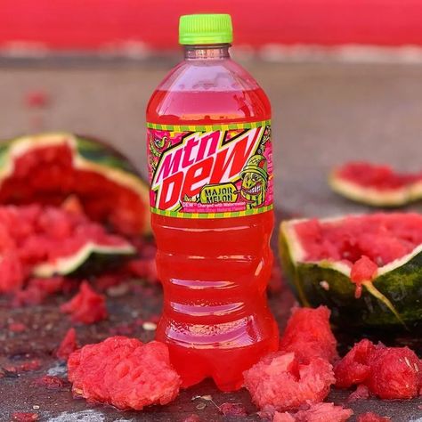 Mountain Dew’s New Watermelon Flavor Is Officially on Shelves to Give You a Dose of Summer Watermelon Soda, Watermelon Flavor, Soda Flavors, Raspberry Lemonade, Mountain Dew, New Flavour, Melon, Say Hello, Labour Day