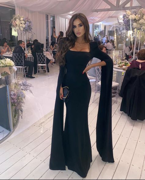 Prom Dress With Long Sleeves, Dress Minimal, Floor Length Prom Dresses, Lace Dress Vintage, Statement Dress, Long Sleeve Knit Dress, Dress With Long Sleeves, Long Black Dress, Mermaid Prom Dresses