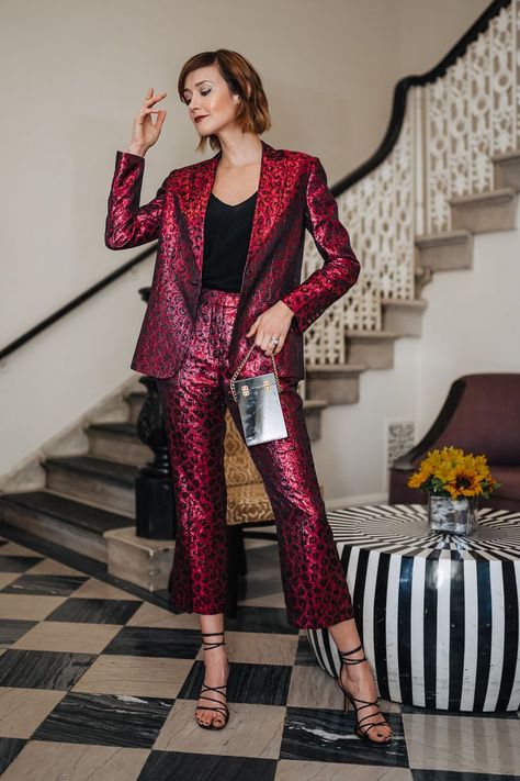 Rent the Runway holiday outfit metallic suit #holidaystyle #holidayfashion #holidayoutfit Metallic Suit, Secret Wardrobe, Suit Inspiration, Interesting Clothing, Holiday Suits, Dc Fashion, Christmas Suit, New Party Dress, Draping Fashion