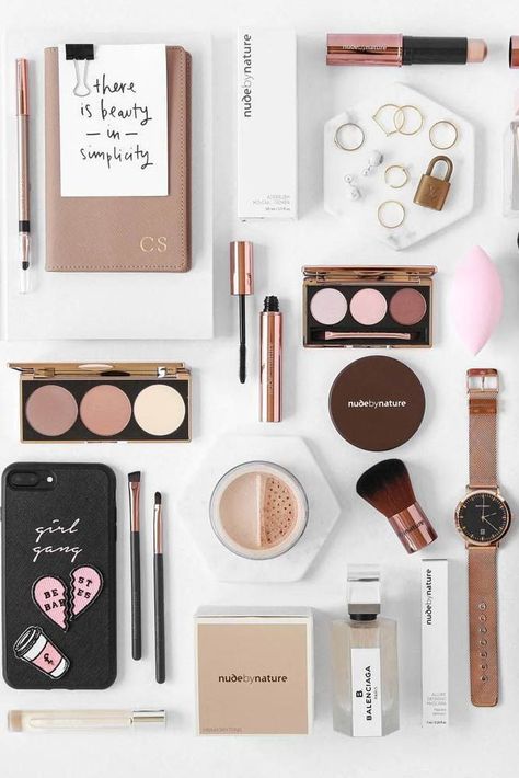 Makeup Flat Lay Idea #makeup Flat Lay Photography Inspiration and Ideas On Food, Beauty, Makeup, Book, Fashion, Clothing for your Instagram that will look like art. #flatlay #inspiration #lifestyle #glaminati Makeup Flat Lay, Fashion Show Poster, Flatlay Makeup, Beauty Haul, Flat Lay Photos, Photography Makeup, High End Makeup, Affordable Makeup, Flat Lay Photography