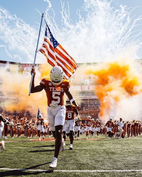 (Dm for credit or removal / All rights® are reserved & belong to their respective owners)⁠

Set it off 🤘 ( #📷 @texasfootball ) Cowboys Wallpaper, Dallas Cowboys Wallpaper, College Vision Board, Texas Longhorns Football, Longhorns Football, Hook Em Horns, Set It Off, Texas Football, Ut Austin