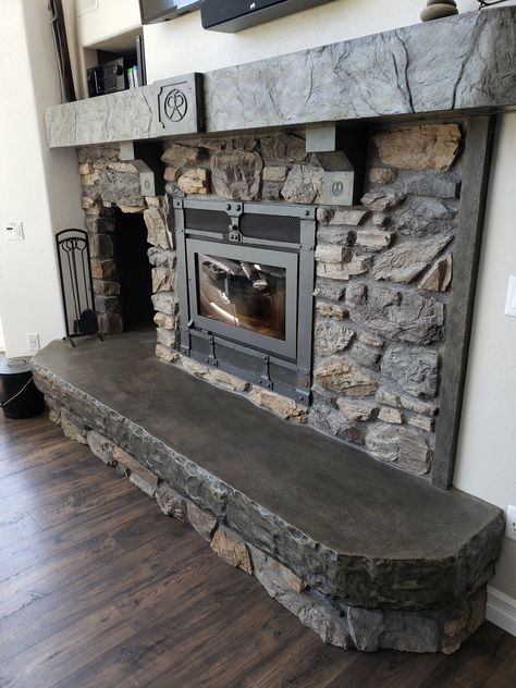 Concrete Fireplace Hearth, Concrete Countertop Forms, Countertops Wood, Kitchen Concrete, Concrete Countertop, Concrete Fireplace, Rock Fireplaces, Farmhouse Fireplace, Countertops Kitchen