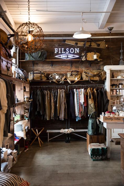 Apperal Store Design, Industrial Shop Interior Retail Store Design, Vintage Shop Decor, Men’s Boutique Ideas, Rustic Store Interior, Rustic Store Design, Vintage Clothing Store Interior, Clothing Store Photography, Men’s Boutique