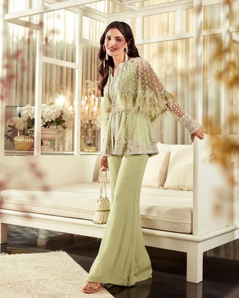 Net Pants, Green Tunic, Cape Style, Bell Bottom Pants, Party Wear Dresses, Pant Set, Pakistani Fashion, Festival Wear, Indian Wear