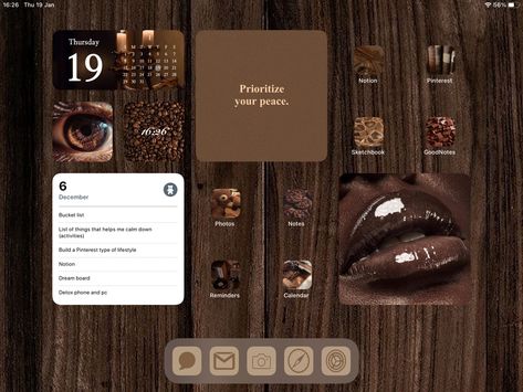 Brown Ipad Aesthetic, Ipad Homescreen Ideas Brown, Brown Home Screen, Ipad Home Screen Layout, Brown Screen, Ipad Aesthetics, Ipad Home Screen, Ipad Organizer, Aesthetic Ipad