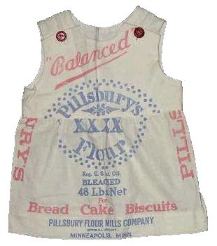 ruthie and winflield had to wear clothes made out of flour bags Feedsack Quilt, Flour Sacks, Vintage Style Aprons, Sack Dress, Feedsack Fabric, Make Do And Mend, Cycle Chic, 1930s Fashion, Feed Sacks