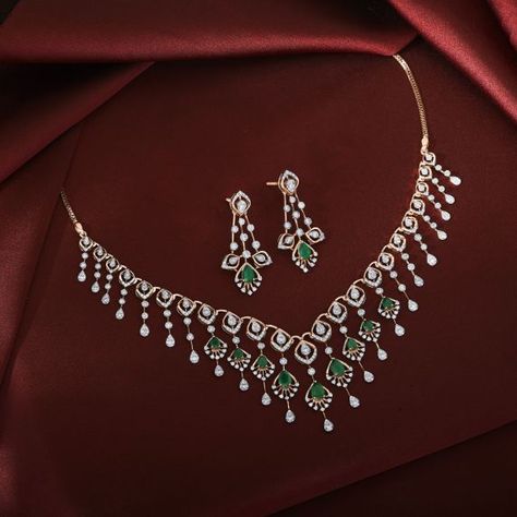 Visit Kalyan’s website to buy diamond jewellery sets at affordable prices! Explore our collection of handcrafted diamond jewellery. Rose Gold Necklace Set Simple, Latest Gold Pendant Jewelry, Latest Diamond Jewellery, Diamond Jewellery Set, Fashion Jewelry Necklaces Gold, Diamond Necklace Simple, Kalyan Jewellers, Real Diamond Necklace, Antique Necklaces Design