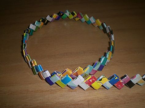 Making Gum Wrapper Chains with Used Gift Wrap Gum Wrapper Chain How To Make A, Things To Make Out Of Gum Wrappers, Gum Wrapper Star, Origami With Gum Wrappers, Starburst Wrapper Bracelet, Gum Wrapper Chain, Candy Wrapper Purse, Gum Wrapper, Chain Tutorial