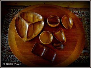 Wooden bowls to display items like loose parts, insect and animal figurines as well as natural embellishments: seed pods, leaves, twigs, stones etc. National Quality Framework, Teaching Displays, Reflective Journal, Learning Framework, Early Childhood Teacher, Op Shop, Loose Parts, Sustainable Practices, Seed Pods