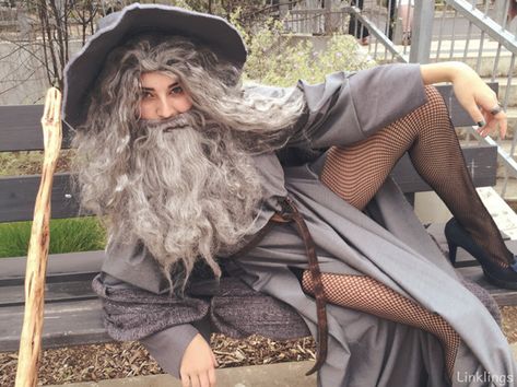 Hobbit Costume, Wizard Costume, New Halloween Costumes, Narrative Writing, Girls Dress Up, Gandalf, 1 Girl, Couples Costumes, Halloween Cosplay