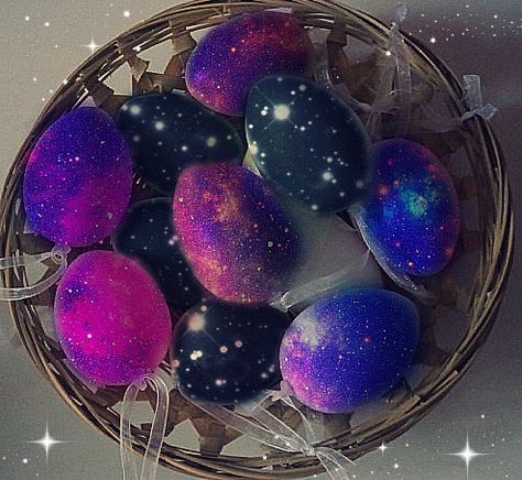 Galaxy Eggs Pretty Galaxy, Eggs For Easter, Decorated Eggs, Peter Cottontail, Random Ideas, Egg Decorating, Kid Stuff, Party Time, Smiley