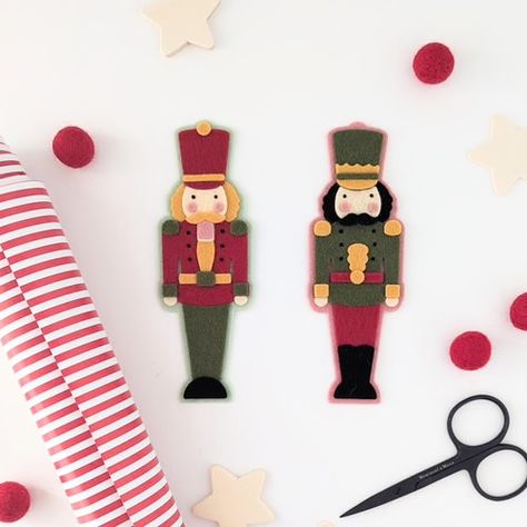 Felt Nutcracker Ornaments, Nutcracker Felt, German Nutcrackers, Nutcracker Design, Christmas Felt, Nutcracker Ornaments, Craft Decoration, Wet Felt, Felt Decorations