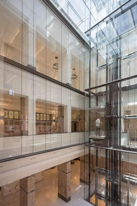 Gallery of Erasmus University College in Rotterdam / Erick van Egeraat - 13 Atrium Design, Interior Design Colleges, Elevator Design, Glass Lift, Glass Elevator, Hospital Interior, Dream Mansion, Lift Design, University College