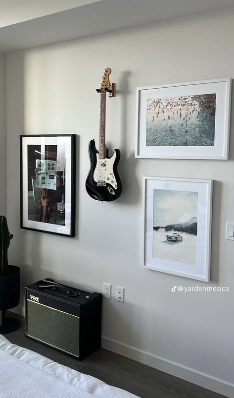 Guitar Wall, New Room, Floating Shelves, Cribs, Diy Decor, Gallery Wall, Guitar, Apartment, Shelves