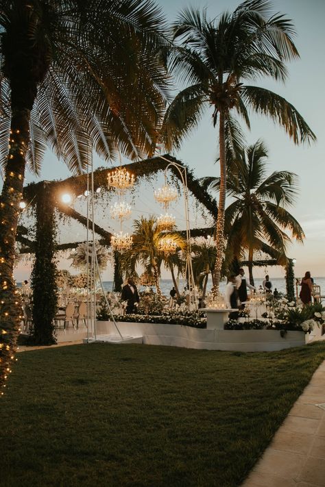 Wedding Venue On Beach, Wedding Venues Tropical, Fancy Wedding Venues Outdoor, Gorgeous Wedding Venues Outside, Wedding Venues By Water, Wedding Venues Dominican Republic, Non Beach Destination Wedding, Dream Wedding Destination, Wedding Venues On The Beach