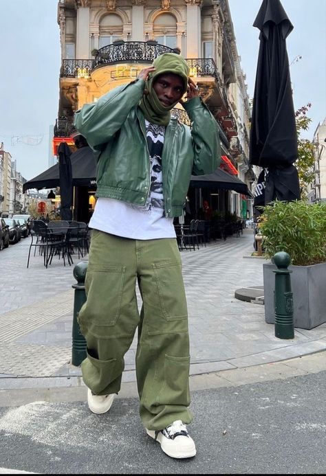 Cargo Outfit Men, Green Work Pants, Streetwear Futuristic, Cargo Outfit, Fashion Men Streetwear, Black Men Street Fashion, Street Fashion Men, Streetwear Fits, Men Street Fashion