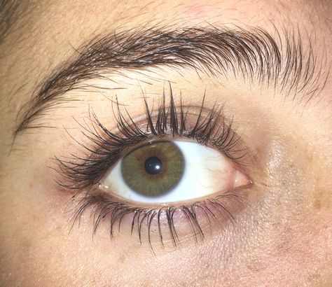 Longer Eyelashes Naturally, Hazel Green Eyes, Droopy Eyes, Hazel Green, Thick Brows, Good Skin Tips, Mode Chanel, Thicker Eyelashes, Aesthetic Eyes